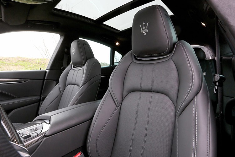 Maserati Levante 2016 se co gia tu 4,9 ty dong tai VN-Hinh-8